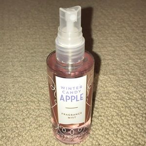BATH AND BODY WORKS MIST: Winter Candy Apple
